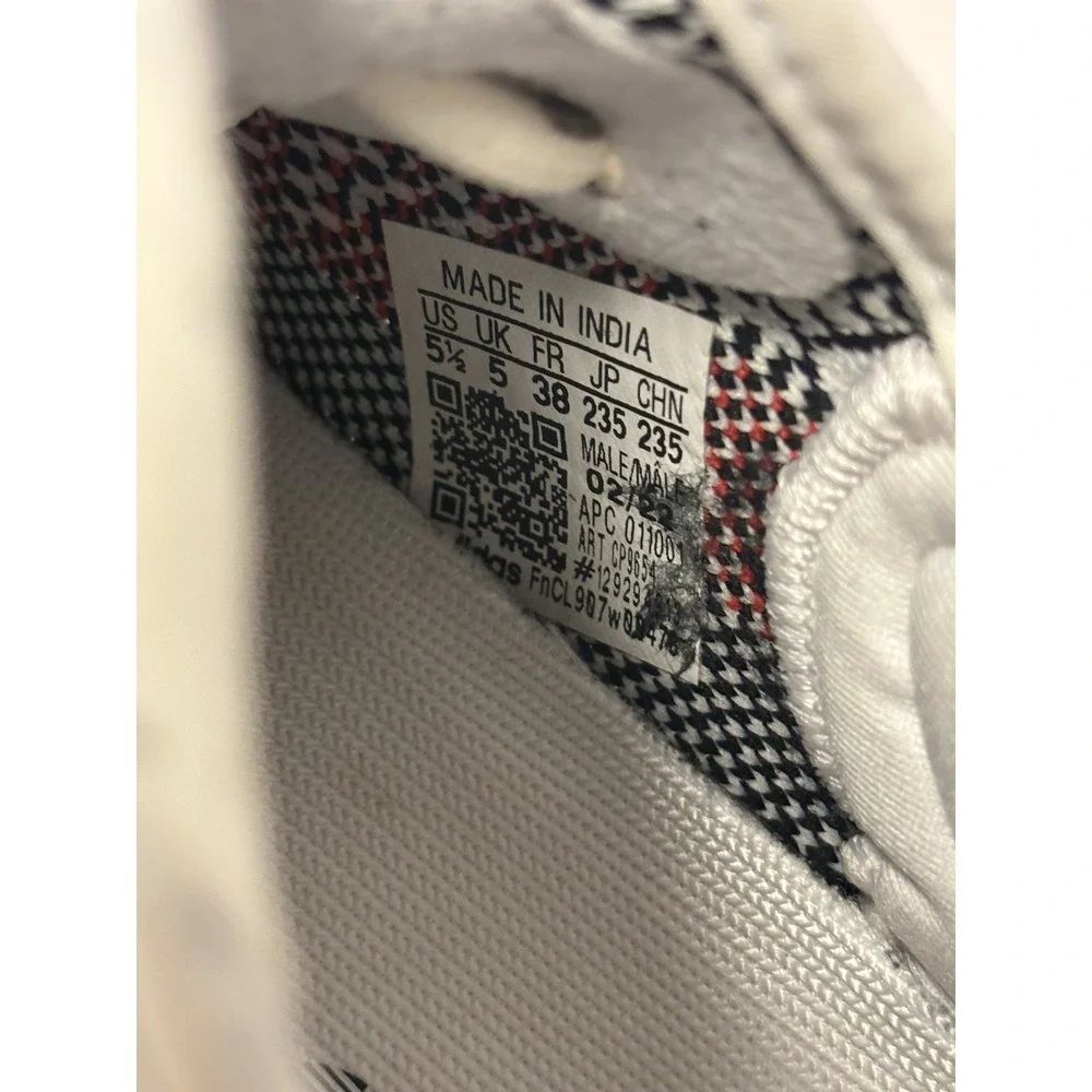 Adidas Yeezy Boost 350 V2 Low Zebra Size 5.5 Kanye West Sneakers